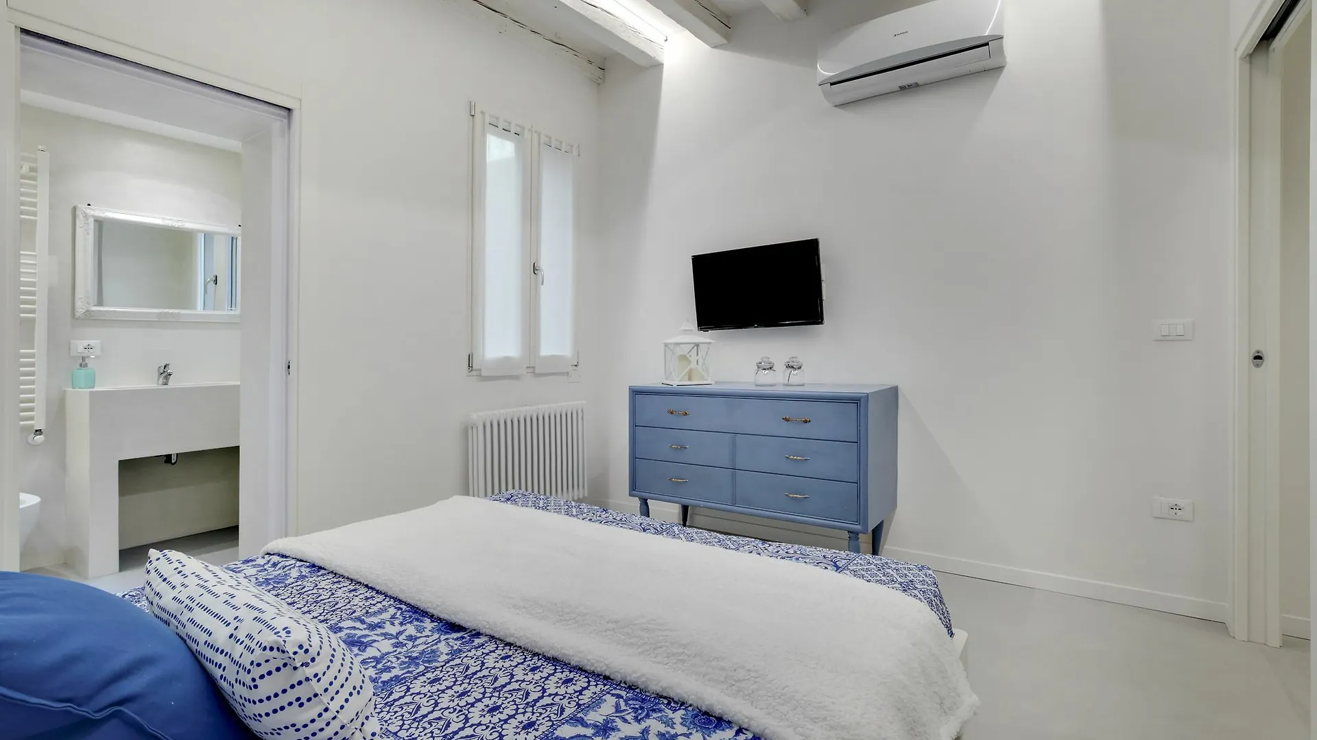 Santi Giovanni E Paolo Cannaregio Residence Венеция 0*,  Италия